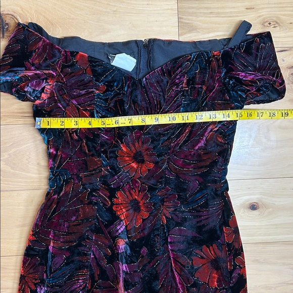 TC Petites Vintage Floral Velvet Off-Shoulder Dress | Size 6 - Picture 3 of 11